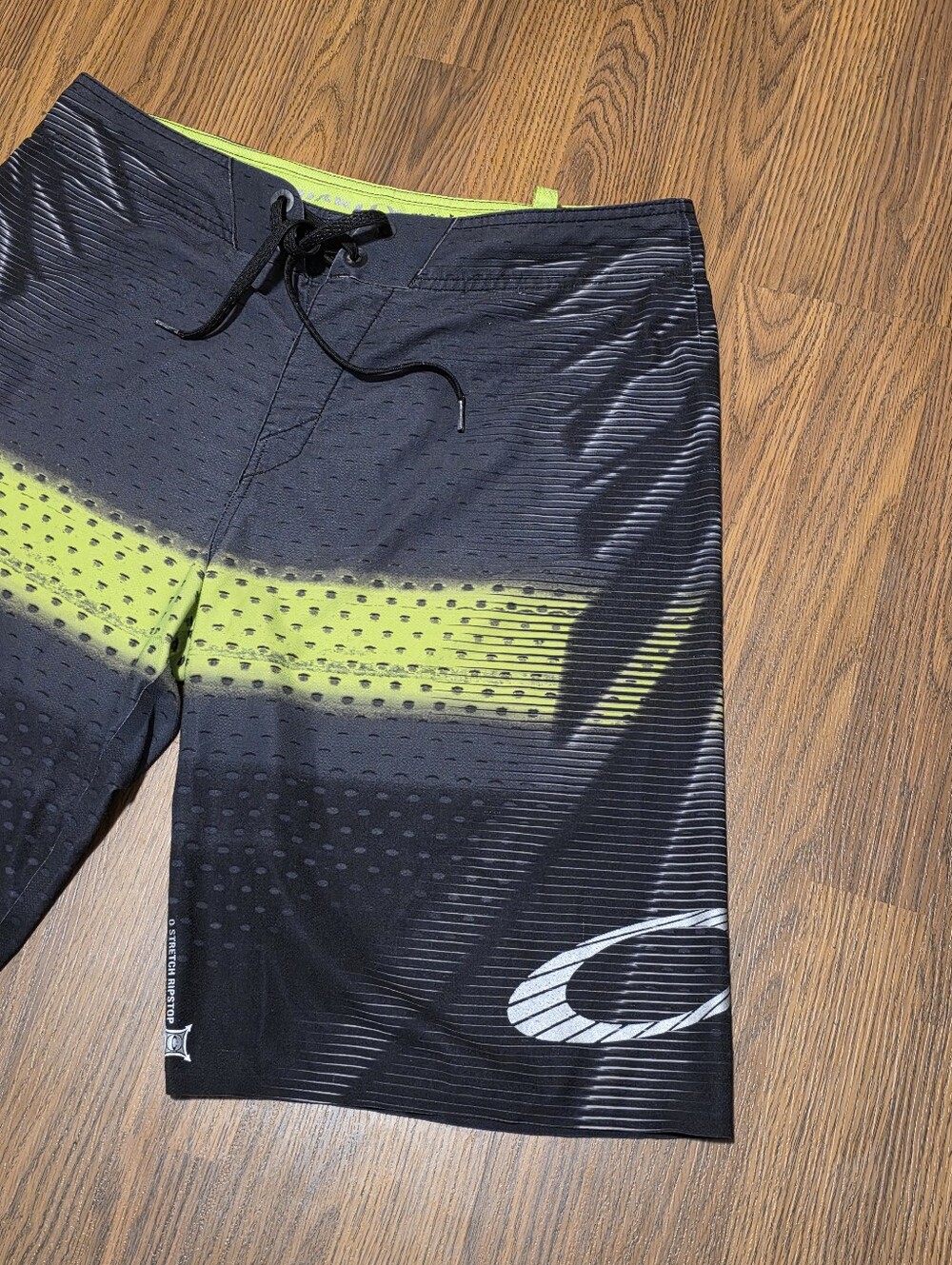 Oakley Gnarly Wave 21 Boardshorts Moto O-Stretch Swim Shorts Size 33 A13 - Picture 2 of 9